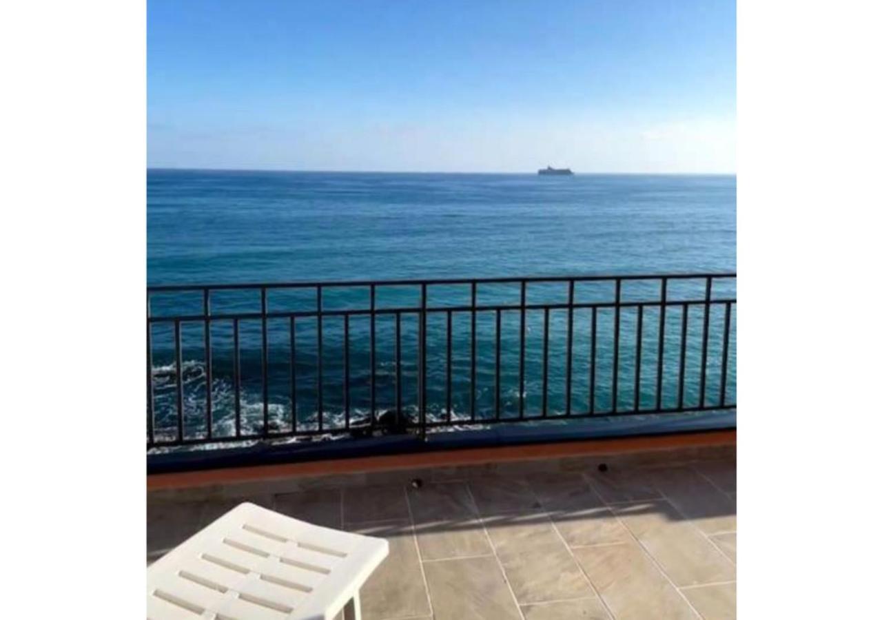 Comodissimo Gaslini E Mare Genua Exterior foto